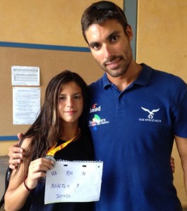 Lucia amb Javi Cardona, dedicant la medalla de plata als seus entrenadors